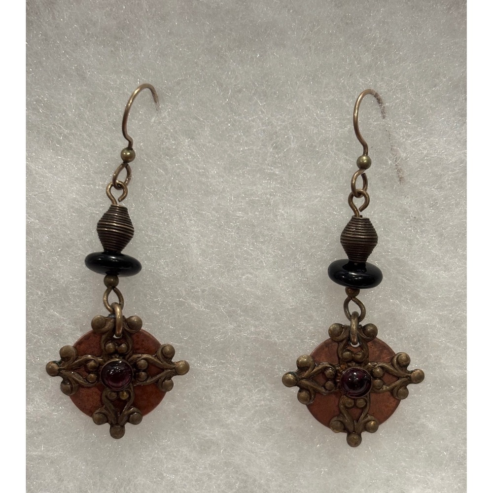 Artisan Boho
Antiqued Bronze Filigree Dangle Earrings Dark Red/Garnet Stone
Bead